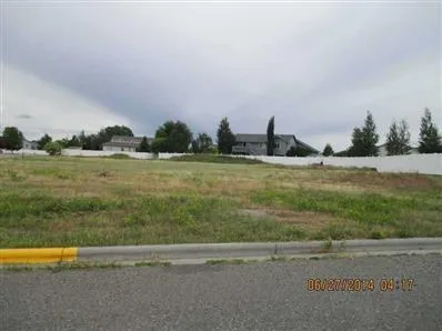 Vacant Lot Lk. Hills Sub.