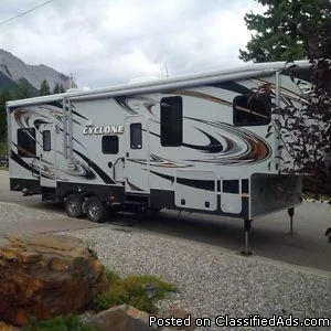 2013 Heartland RV Cyclone 3010
