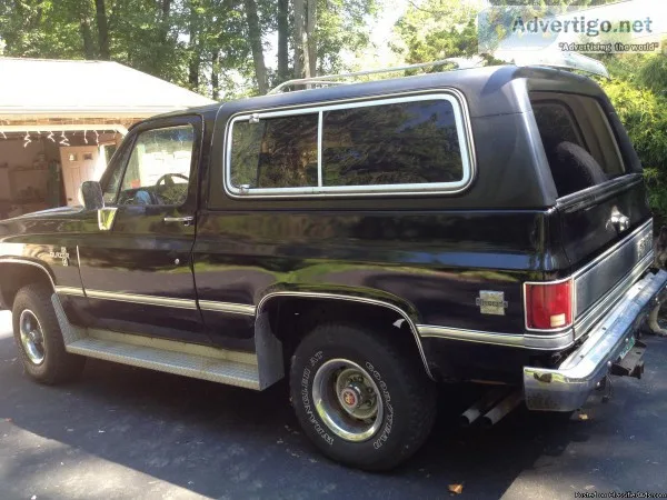 1986 Chevy Blazer  5 K  classic --BLACK