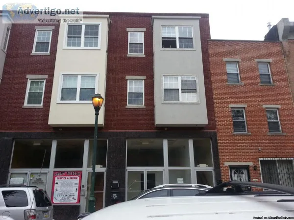 Prim LocationHigh Walk TrafficVisibility 12th and South Street