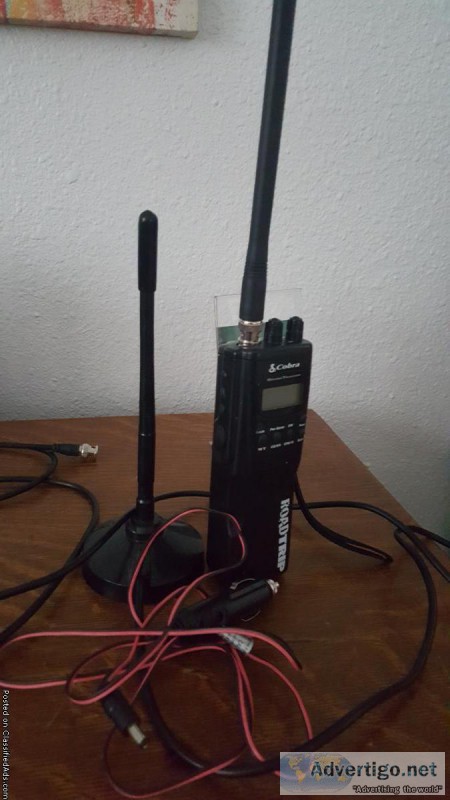 Hand held cb radio..Cobra.