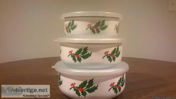 HOLIDAY HOLLY and BERRIES NESTING MIXINGSTORAGE BOWLS W LIDS-SET