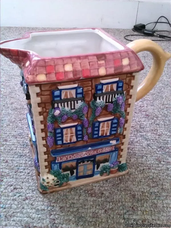 COLLECTION OF TEAPOTS