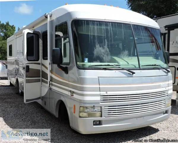 1998 Fleetwood Pace Arrow Vision 35W Class A