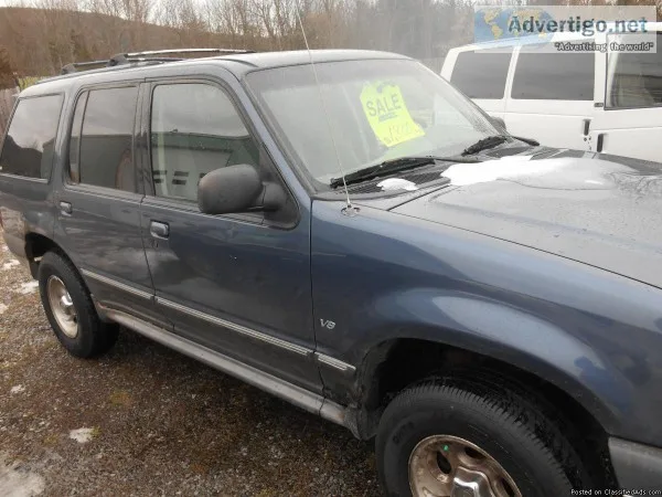 2000 Ford Explorer XLT all wheel drive