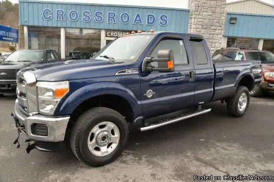 2011 Ford F-350  XLT  Supercab 4X4 PLOW TRUCK Only 48K Miles Tow