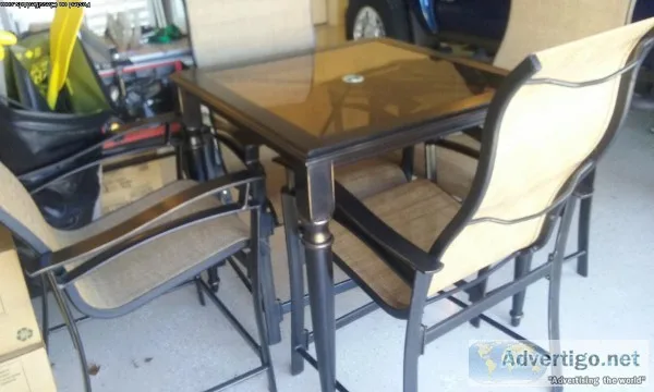 36&quot sq. Glass and Aluminum Bar High Patio Set w 4 chairs