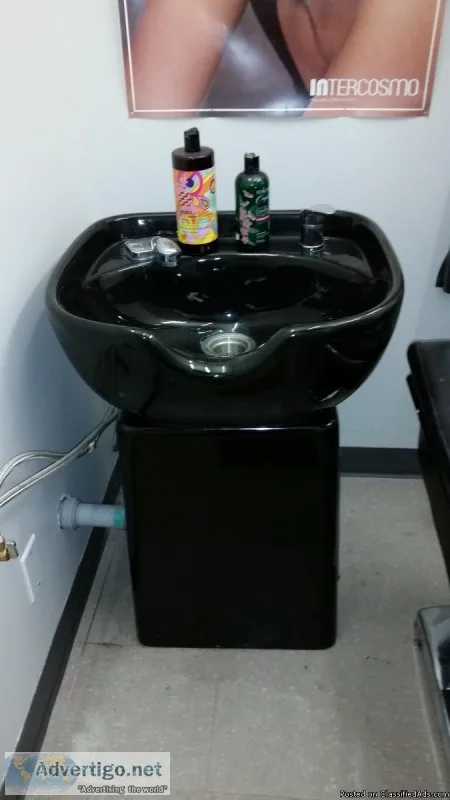 MUST GO Salon Chairs and Sink