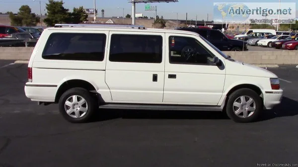 1991 Plymouth Voyager Le Handi-cap van