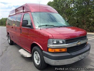 2007 Chevrolet 3500 Express Mobility Wheelchair Van (A4660)