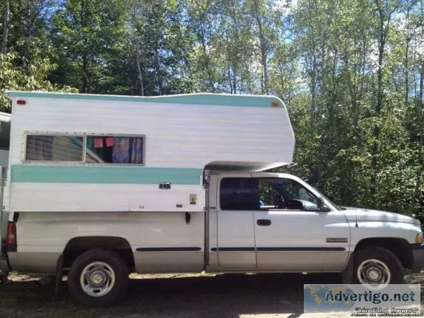 Retro truck camper New electrical renovated no leaks Jacks inclu