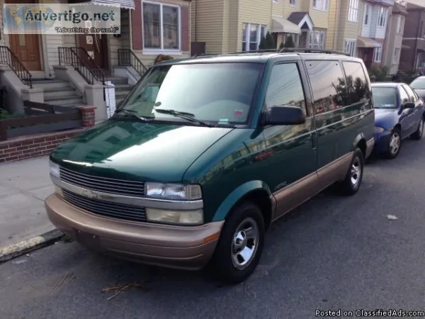 1998 Chevy Astro 114k  one owner clean title super clean