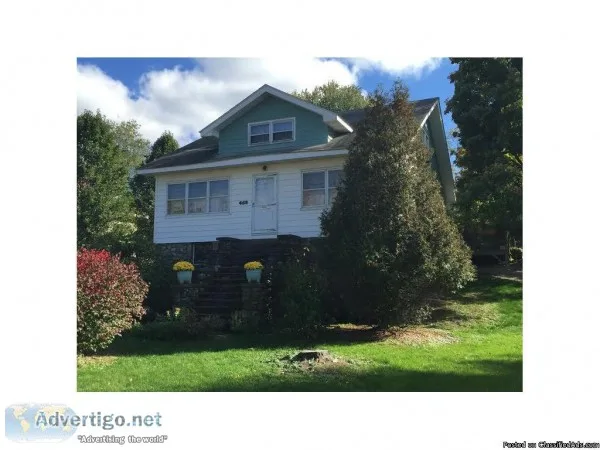 3Br Home with 2 Lot s Great Investment
