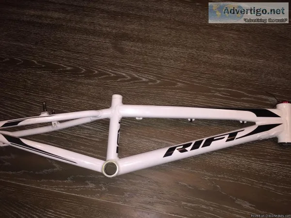 Bicycle frame-rift pro