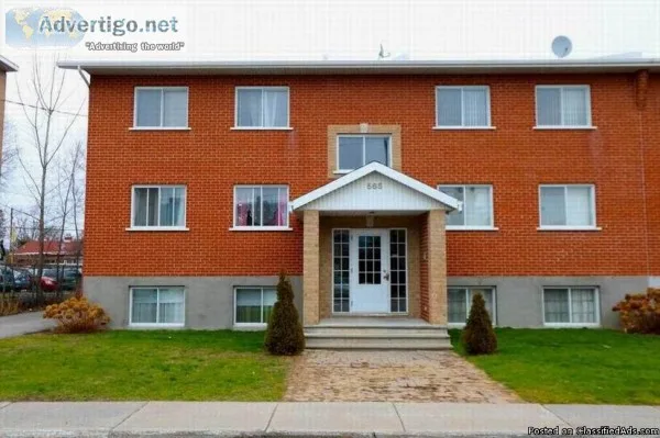 158500 Spacious 2 bedroom condo Chomedey Laval