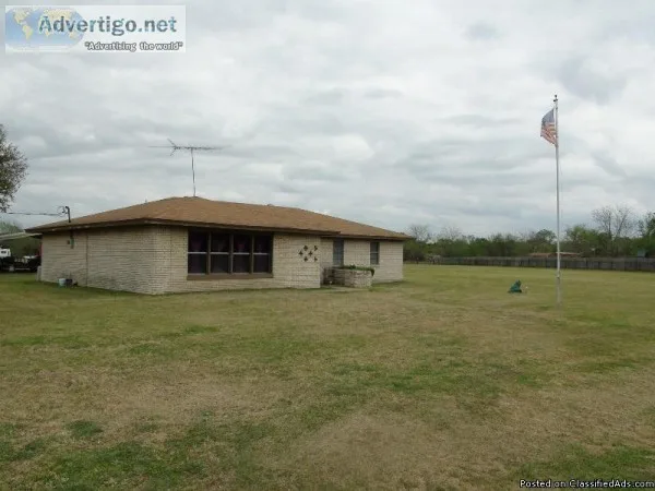 Remodeled &ndash 3 bed 2 bath home on 4.9 Acres wpond
