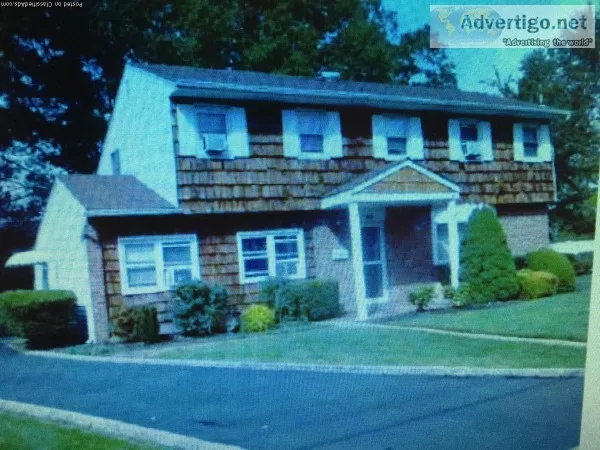 House for sale half hollow schools