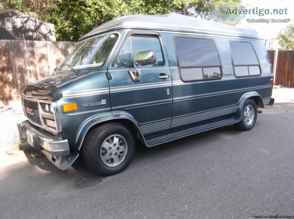 VERY NICE High Top Coversion Van