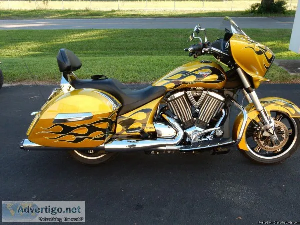 2014 Victory CROSS COUNTRY CUSTOM PAINT