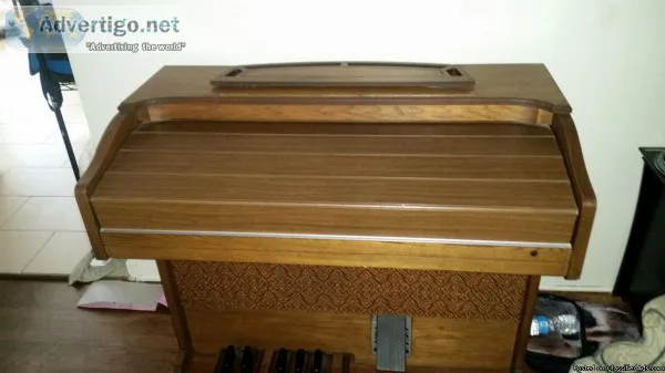 piano b-40 yamaha good working condition