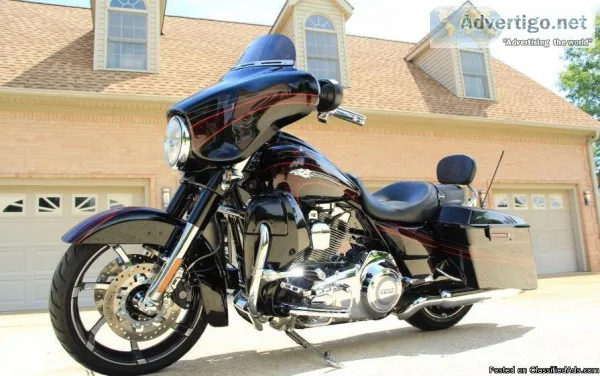 2011 Harley-Davidson Touring FLHXSE2 CVO Street Glide