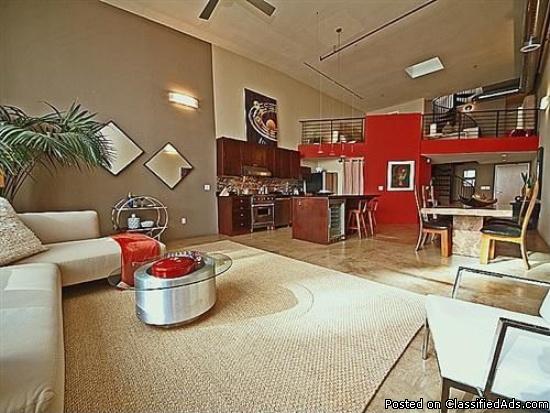 Stunning penthouse 3-level loft