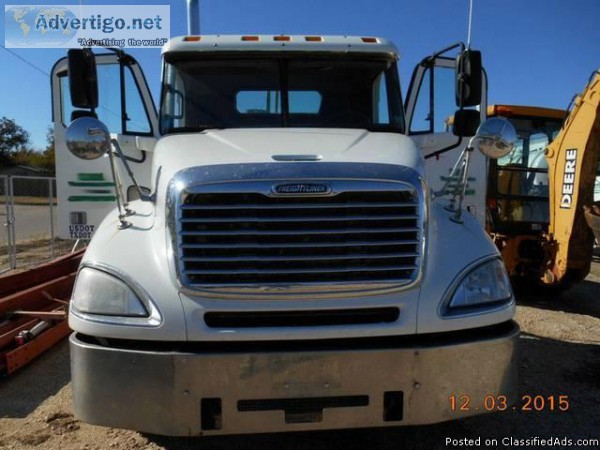 2006 Freightline Columbia Day Cab RTR5113946-01