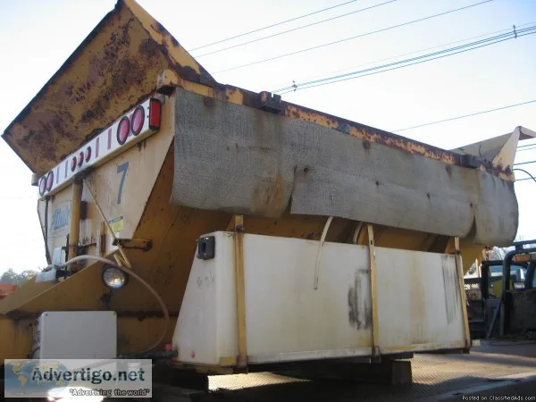 SAND SALT SPREADER