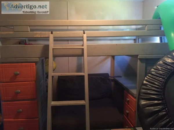 Wood kids bunk bed