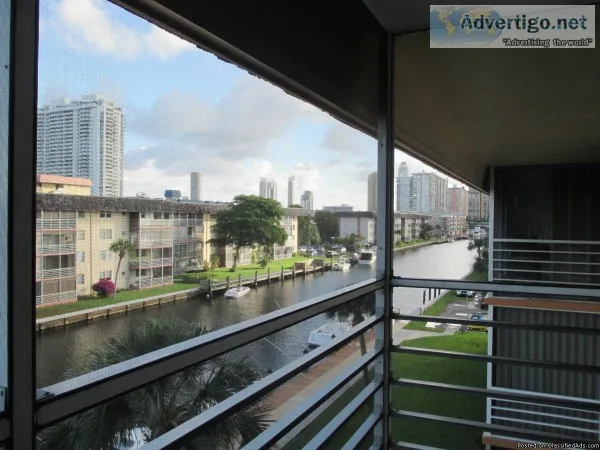 Condo 1 bed1 bath Eastern Shores with water view