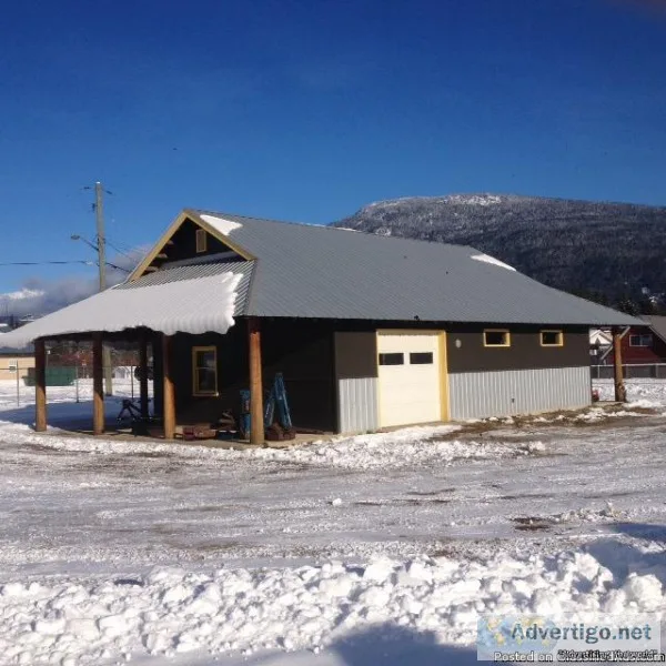 Revelstoke - Level 0.73 Acre 1000 SF Building M3 Zoned