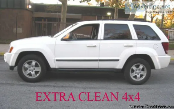 &gt 2007 Jeep Grand Cherokee Laredo White  Gray.  4dr 6 Cyl SUV 