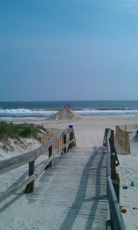 Winter Rental Newly Renovated Colonial in Private Beach Communit