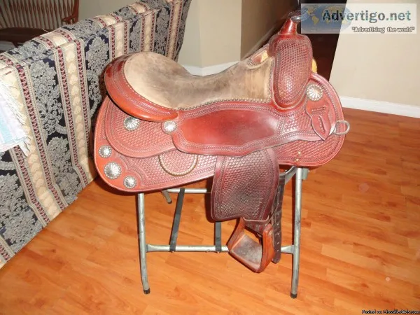Reining saddle