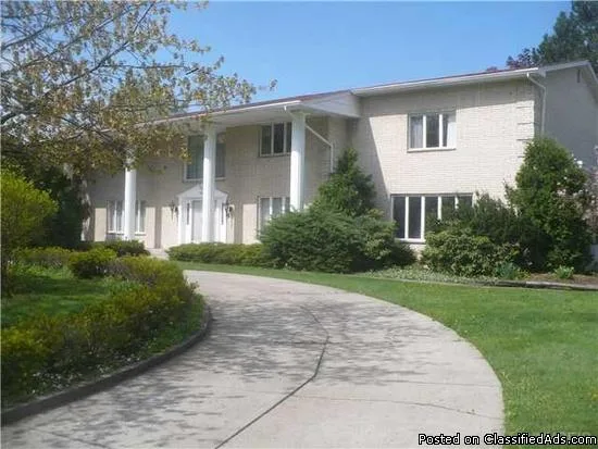 A beautiful big executive house in Buffalo NY available for sale