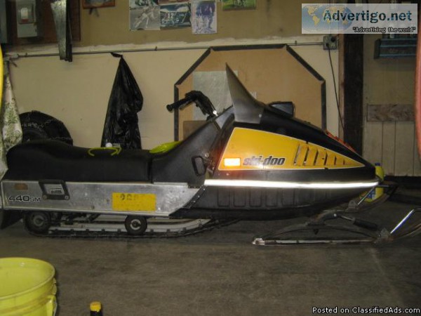 1973 Skidoo sm 440 snowmobile