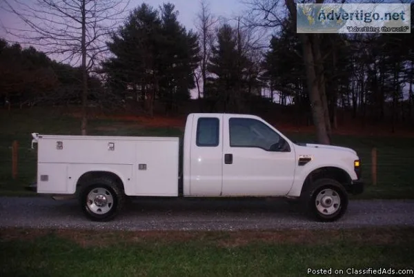 2008 Ford F-250 Extended Cab 4x4 Utility Truck