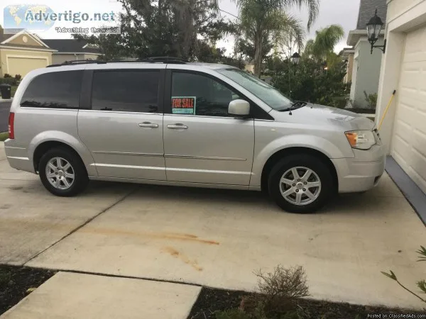 2010 Chrysler town and country. Grey