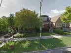 Single Family Home in Chicago