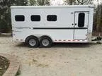 2005 Sundowner 727 3 Horse Slant Trailer