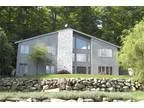 Ringwood Three BR Three BA Stunning Contemporary with Walls of