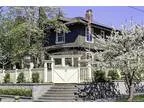 1704 3rd Ave N Seattle WA 98109