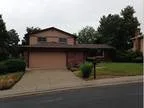 Beautiful Multi-Level Home Lakewood CO