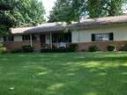 Saginaw Township Beauty (3671 Butternut Lane) 133900 3bd 1400ft 
