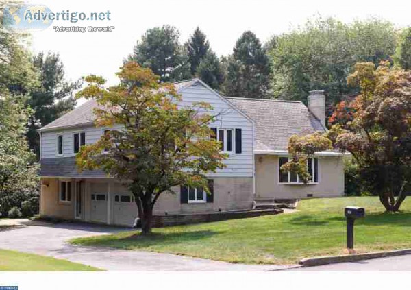 Single Family in WAYNE