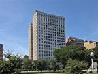 910 S Michigan AVE