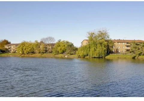 2 Beds - Lakeside Apartment Homes