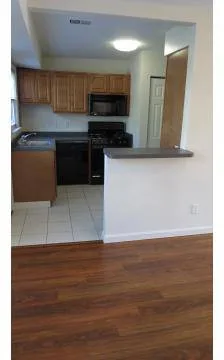 3 Beds - Mayflower Townhouse Apartments