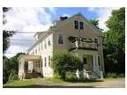 Goshen One BA This front facing 1 BR condo in Historic