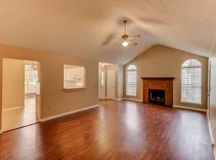 House for rent -529 beechcraft st-3bed